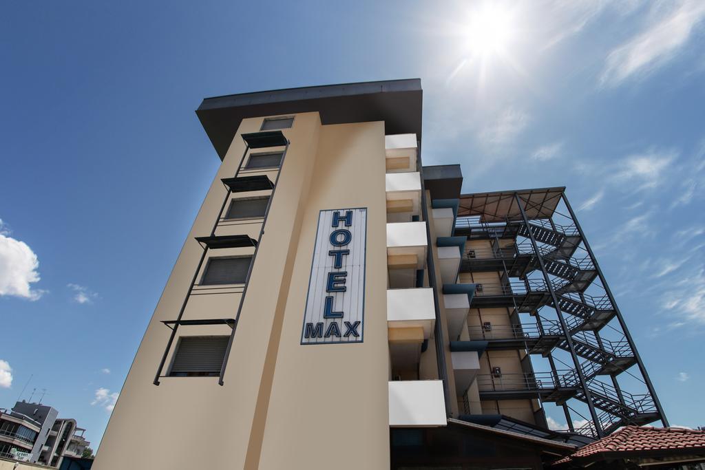 Hotel Max Aversa Exteriör bild