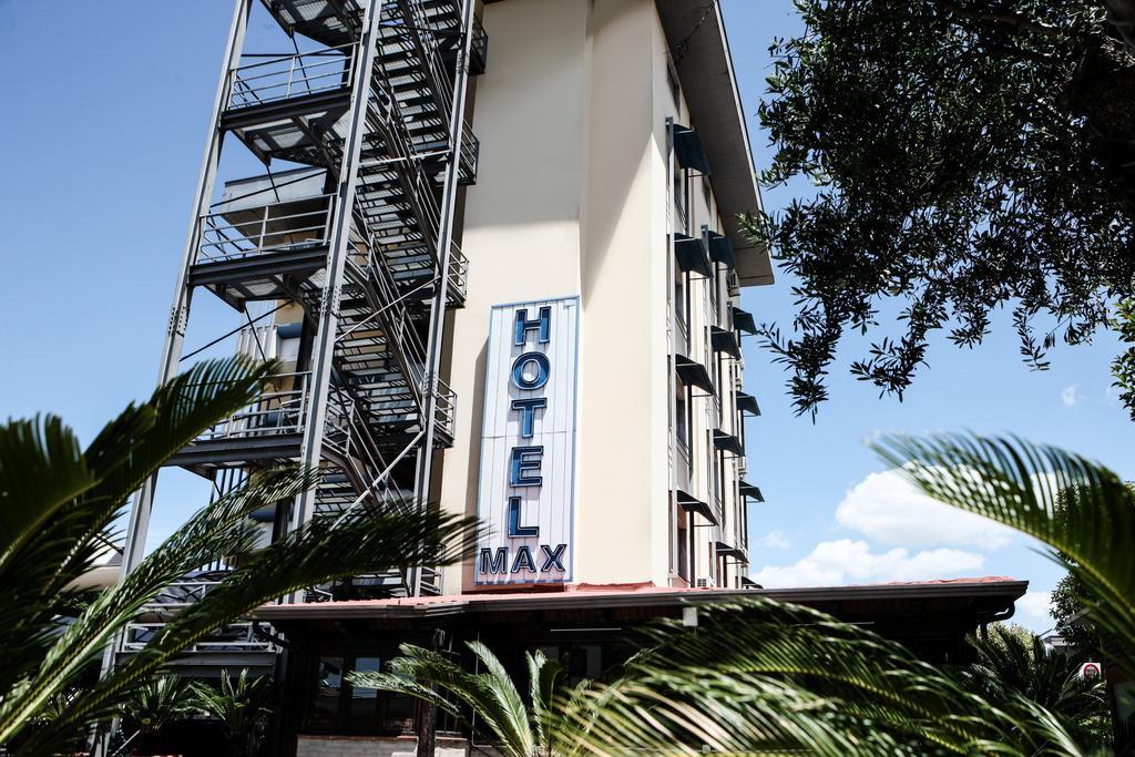 Hotel Max Aversa Exteriör bild